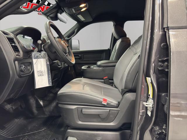 2026 RAM Ram 5500 Chassis Cab RAM 5500 TRADESMAN CHASSIS CREW CAB 4X4 60 CA