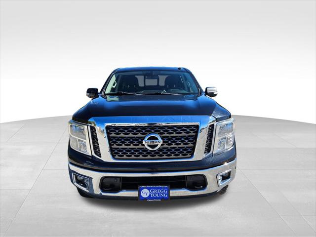 2017 Nissan TITAN SV
