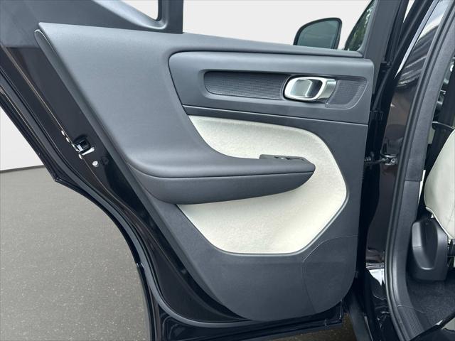 2026 Volvo XC40 B4 Plus