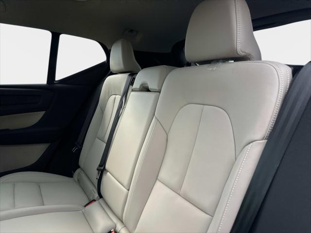 2026 Volvo XC40 B4 Plus