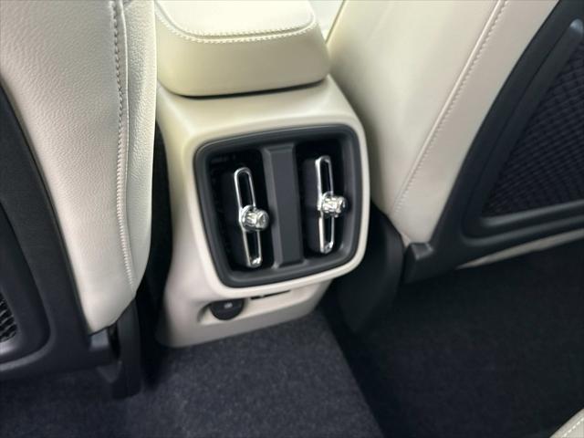 2026 Volvo XC40 B4 Plus