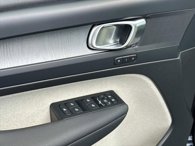2026 Volvo XC40 B4 Plus