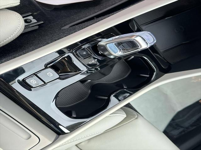 2026 Volvo XC40 B4 Plus