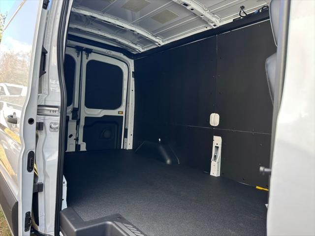 2026 Ford Transit Cargo Van T-250 148"""" Med Rf 9150 GVWR RWD