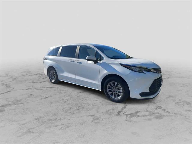 2023 Toyota Sienna LE 2023 Toyota Sienna LE