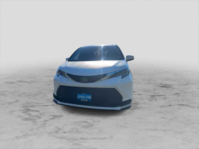 2023 Toyota Sienna LE 2023 Toyota Sienna LE