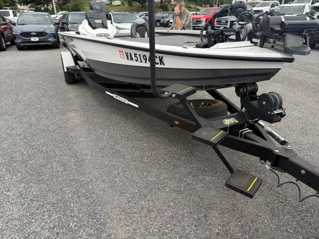 2021 Vexus Avx 1980 Base