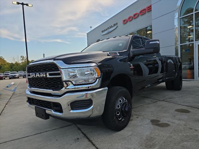 2024 RAM 3500 Tradesman Crew Cab 4x4 8 Box