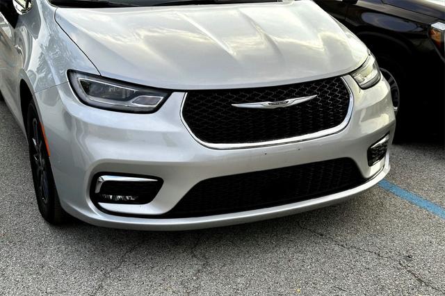 2024 Chrysler Pacifica Touring L 2024 Chrysler Pacifica Touring L