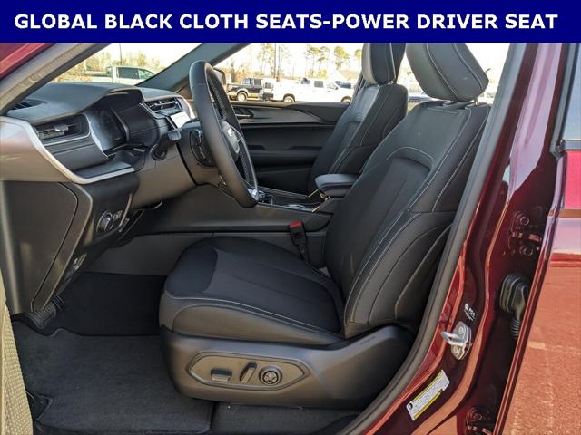 2025 Jeep Grand Cherokee GRAND CHEROKEE LAREDO 4X2 2025 Jeep Grand Cherokee GRAND CHEROKEE LAREDO 4X2