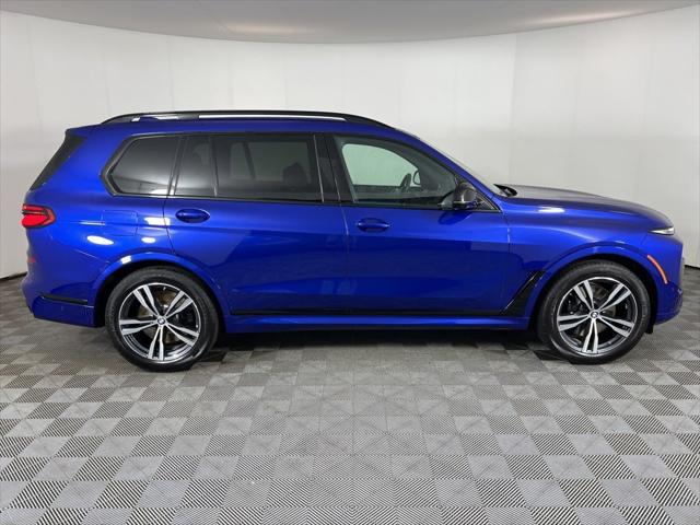2025 BMW X7 M60i