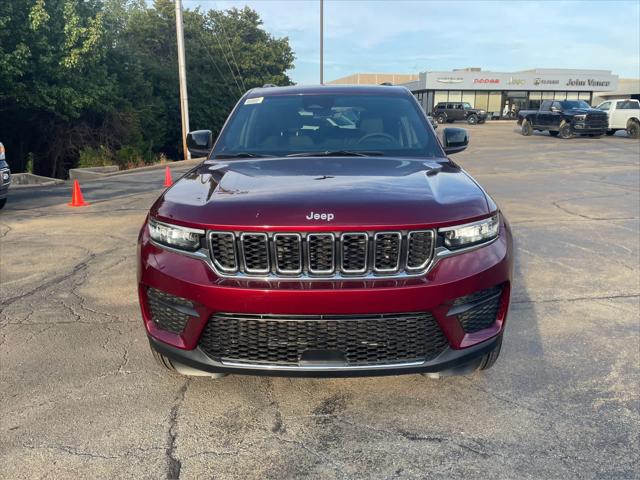 2025 Jeep Grand Cherokee GRAND CHEROKEE LAREDO X 4X4 2025 Jeep Grand Cherokee GRAND CHEROKEE LAREDO X 4X4
