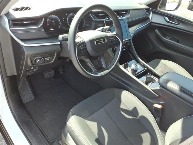 2023 Jeep Grand Cherokee L Laredo 4x4