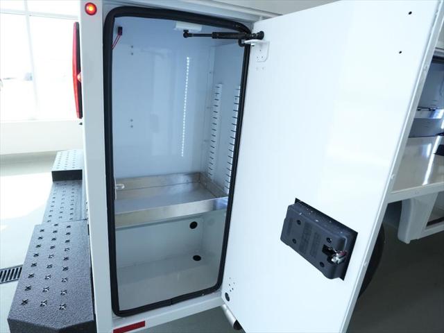 2026 Ford E-350 Cutaway Base