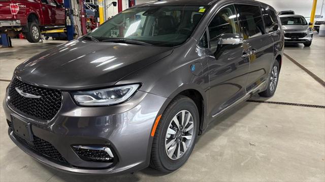 2023 Chrysler Pacifica Hybrid Limited