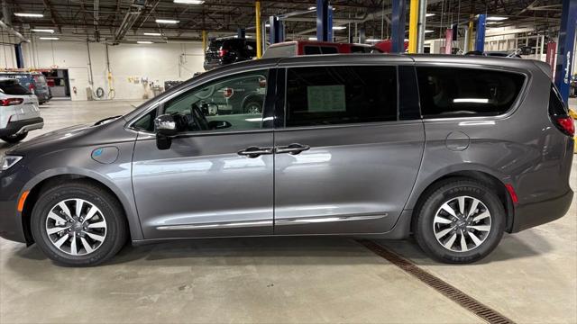 2023 Chrysler Pacifica Hybrid Limited