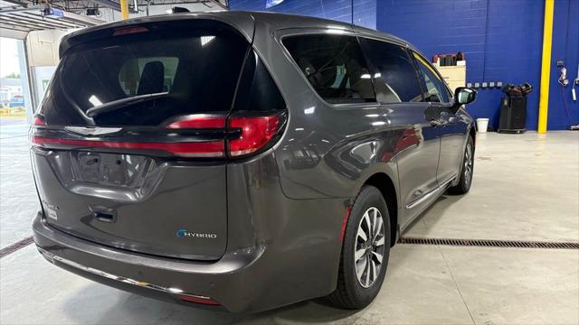 2023 Chrysler Pacifica Hybrid Limited