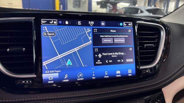 2023 Chrysler Pacifica Hybrid Limited