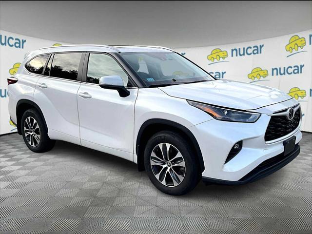 2024 Toyota Highlander XLE for sale in Norwood, MA