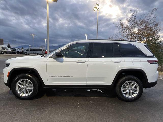 2025 Jeep Grand Cherokee GRAND CHEROKEE LAREDO X 4X4