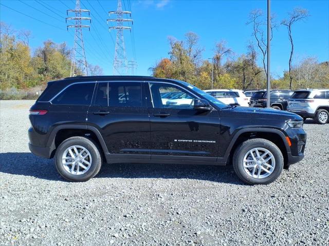 2025 Jeep Grand Cherokee GRAND CHEROKEE LAREDO X 4X4