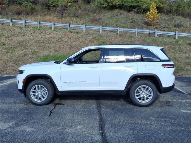 2025 Jeep Grand Cherokee GRAND CHEROKEE LAREDO X 4X4