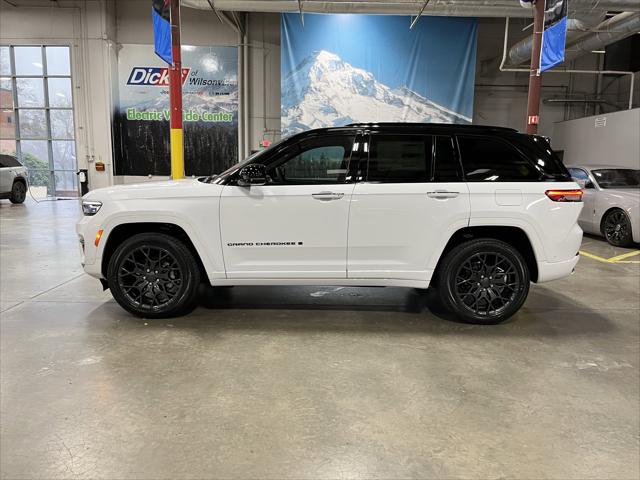 2025 Jeep Grand Cherokee GRAND CHEROKEE SUMMIT 4X4