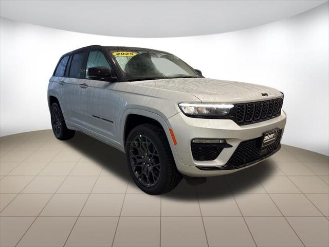 2025 Jeep Grand Cherokee GRAND CHEROKEE SUMMIT 4X4