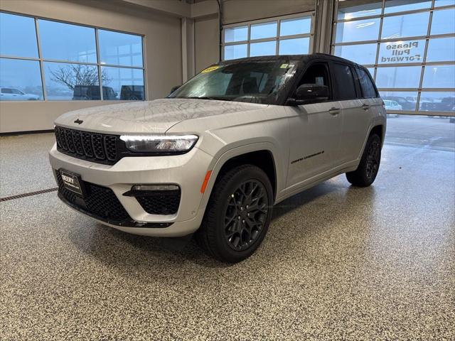 2025 Jeep Grand Cherokee GRAND CHEROKEE SUMMIT 4X4