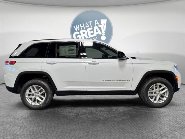2025 Jeep Grand Cherokee GRAND CHEROKEE LAREDO X 4X4 2025 Jeep Grand Cherokee GRAND CHEROKEE LAREDO X 4X4