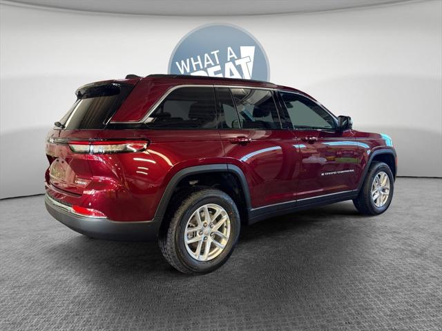 2025 Jeep Grand Cherokee GRAND CHEROKEE LAREDO X 4X4