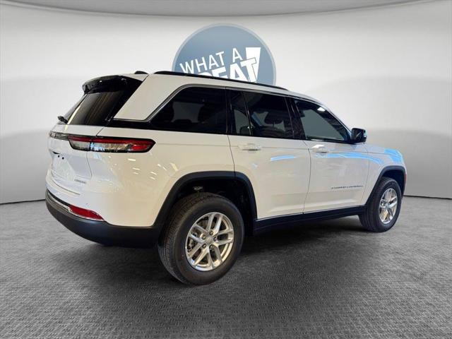 2025 Jeep Grand Cherokee GRAND CHEROKEE LAREDO X 4X4