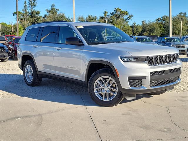 2025 Jeep Grand Cherokee GRAND CHEROKEE L LAREDO X 4X4