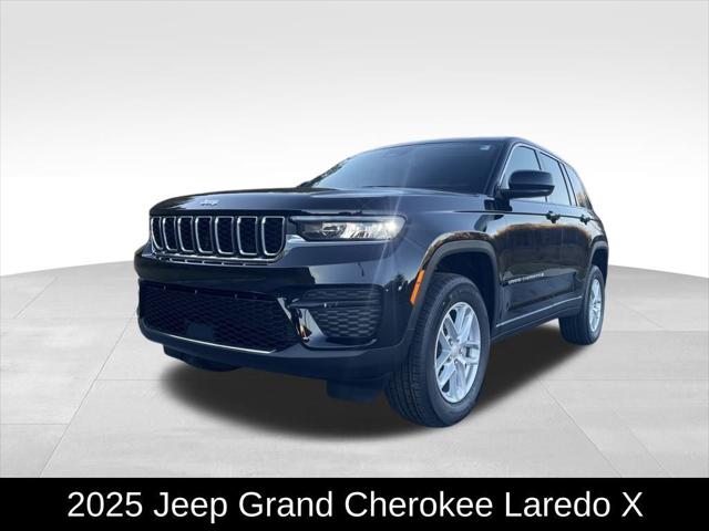 2025 Jeep Grand Cherokee GRAND CHEROKEE LAREDO X 4X2