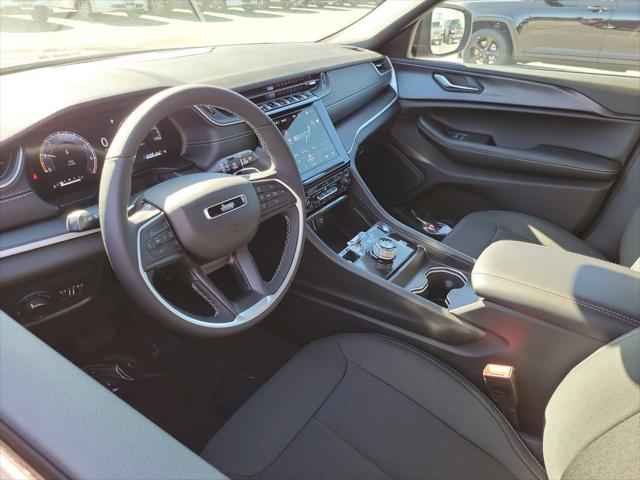 2025 Jeep Grand Cherokee GRAND CHEROKEE LAREDO X 4X2