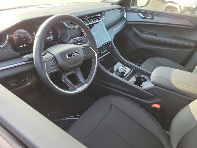 2025 Jeep Grand Cherokee GRAND CHEROKEE LAREDO X 4X2