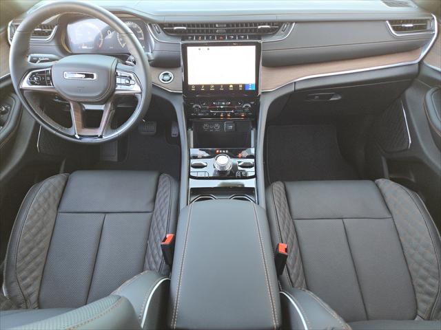 2025 Jeep Grand Cherokee GRAND CHEROKEE L SUMMIT 4X4