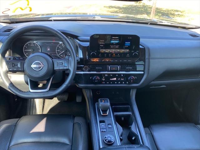 2022 Nissan Pathfinder SL 4WD