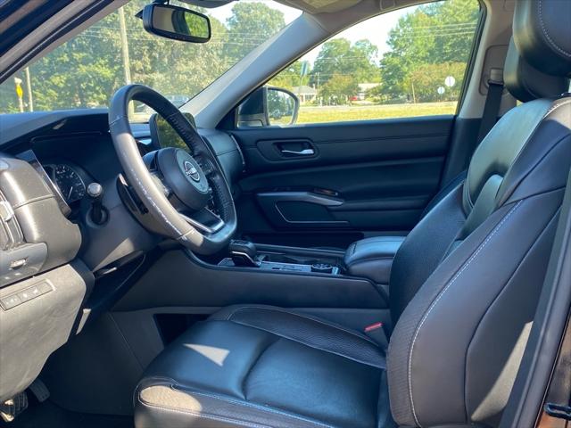 2022 Nissan Pathfinder SL 4WD