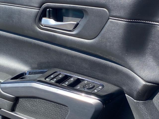 2022 Nissan Pathfinder SL 4WD
