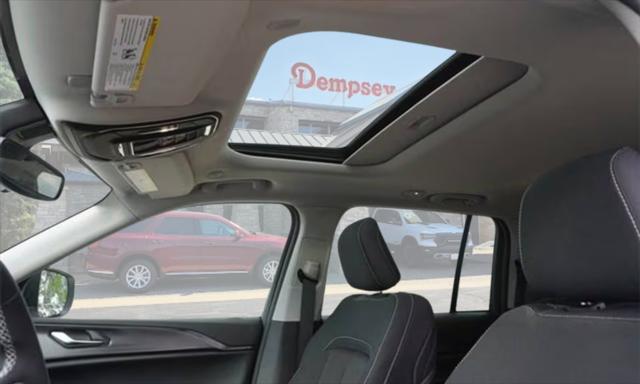 2024 Jeep Grand Cherokee Laredo X 4dr SUV 4WD