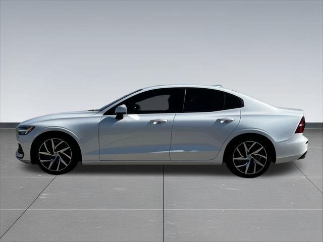 2019 Volvo S60 Momentum 2019 Volvo S60 Momentum