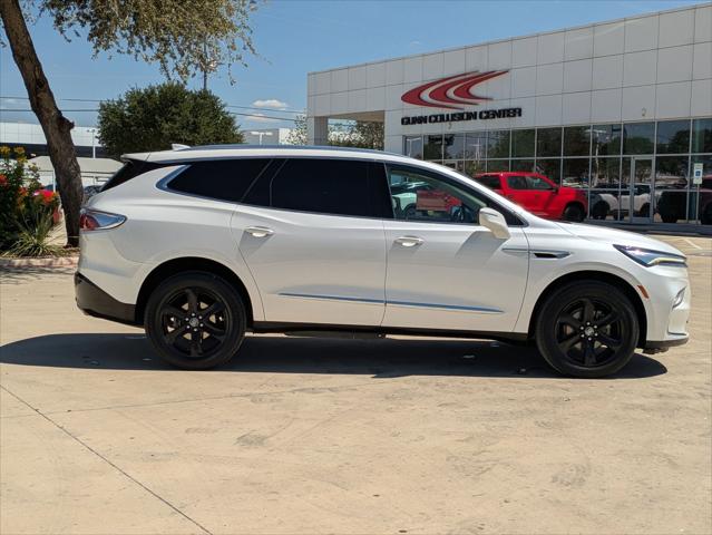 2023 Buick Enclave Essence FWD 2023 Buick Enclave Essence FWD