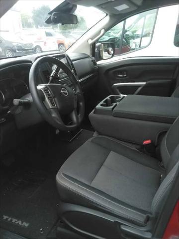 2023 Nissan TITAN Crew Cab SV 4x4