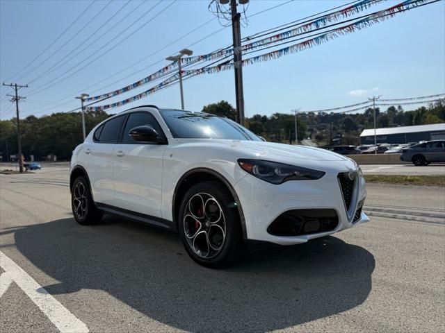 2024 Alfa Romeo Stelvio Ti AWD 2024 Alfa Romeo Stelvio Ti AWD