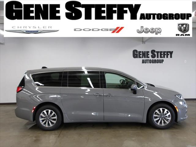 2023 Chrysler Pacifica Hybrid Touring L 2023 Chrysler Pacifica Hybrid Touring L