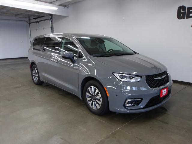 2023 Chrysler Pacifica Hybrid Touring L 2023 Chrysler Pacifica Hybrid Touring L