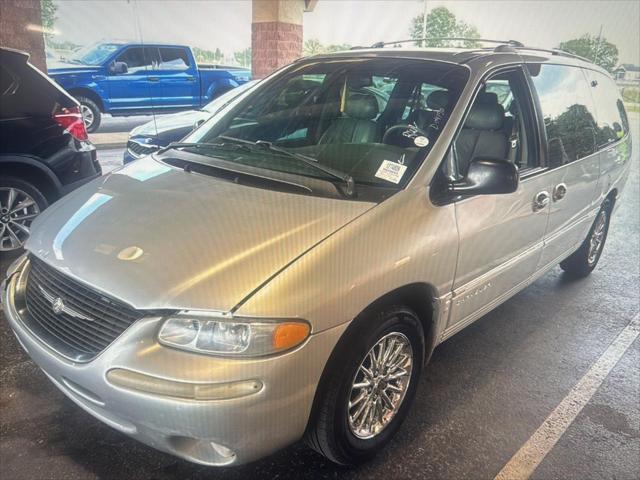 2000 Chrysler Town and Country Limited