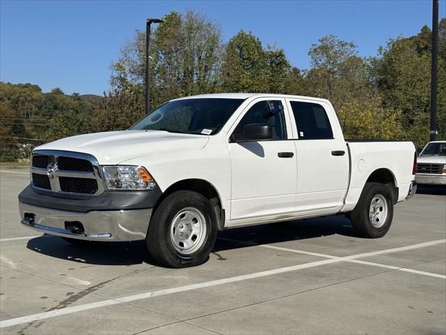2019 RAM 1500 Classic Tradesman Crew Cab 4x4 57 Box 2019 RAM 1500 Classic Tradesman Crew Cab 4x4 57 Box
