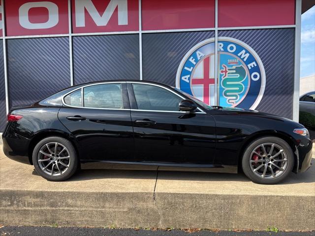 2018 Alfa Romeo Giulia AWD 2018 Alfa Romeo Giulia AWD